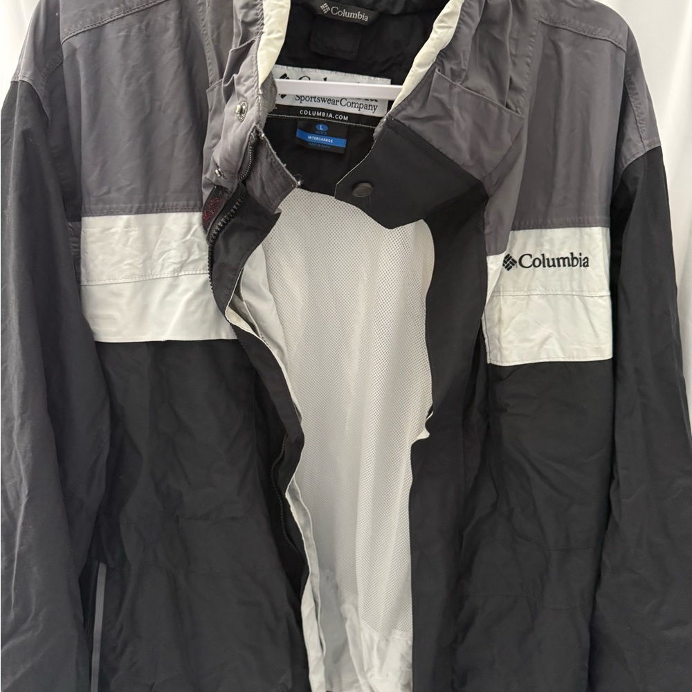 Columbia Men's Black and White Windbreaker size L